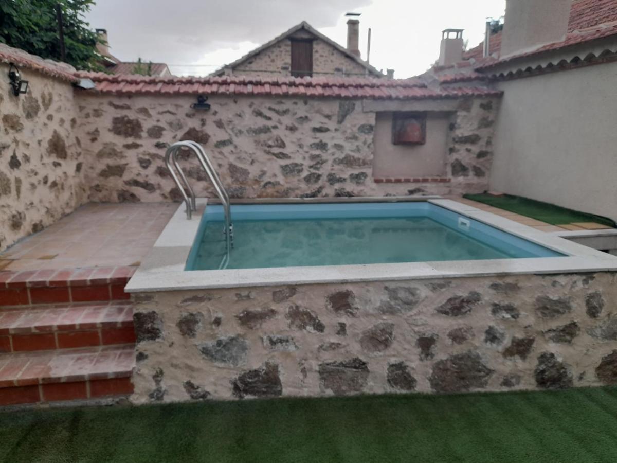 Cigueenas De Navillas Country house Navas de Riofrio
